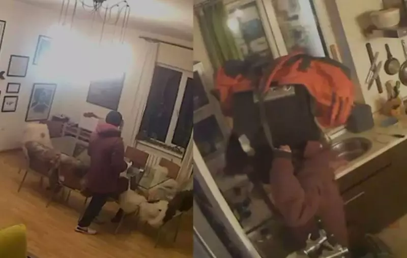 В Алматы вор пытался увезти сейф на троллейбусе, но его задержали