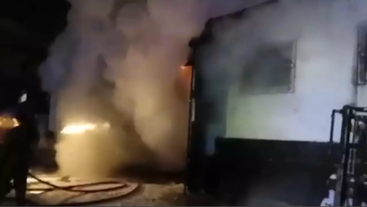 Мебельный цех загорелся в Астане