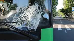 Атыраудағы апат: автобус 6 жастағы бүлдіршінді қағып өлтірді