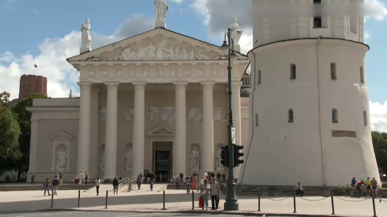 Борьба с кибербуллингом: мировой опыт