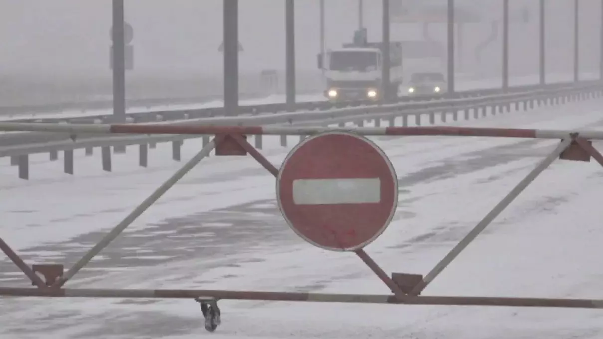 Бірқатар өңірде жолдар жабылып, ескерту жасалды