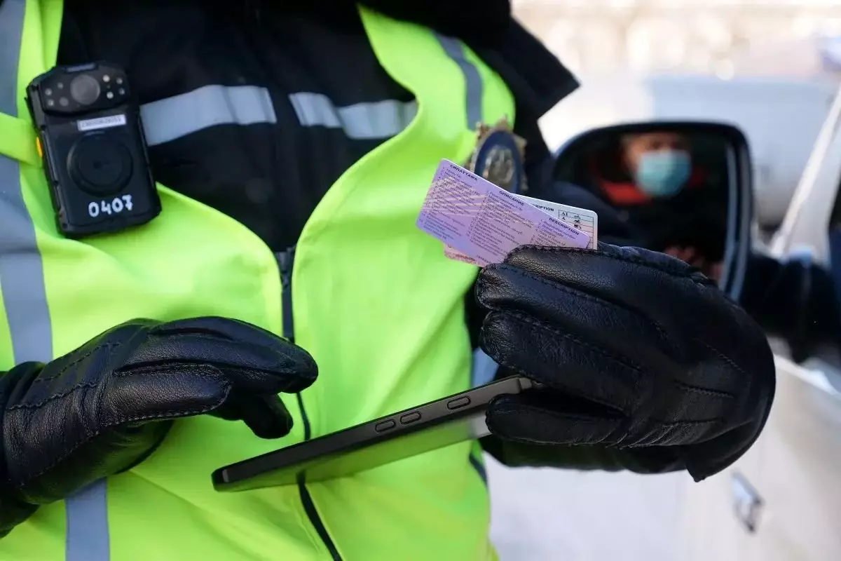 В Казахстане выросли штрафы за ремни безопасности и перевозку грузов