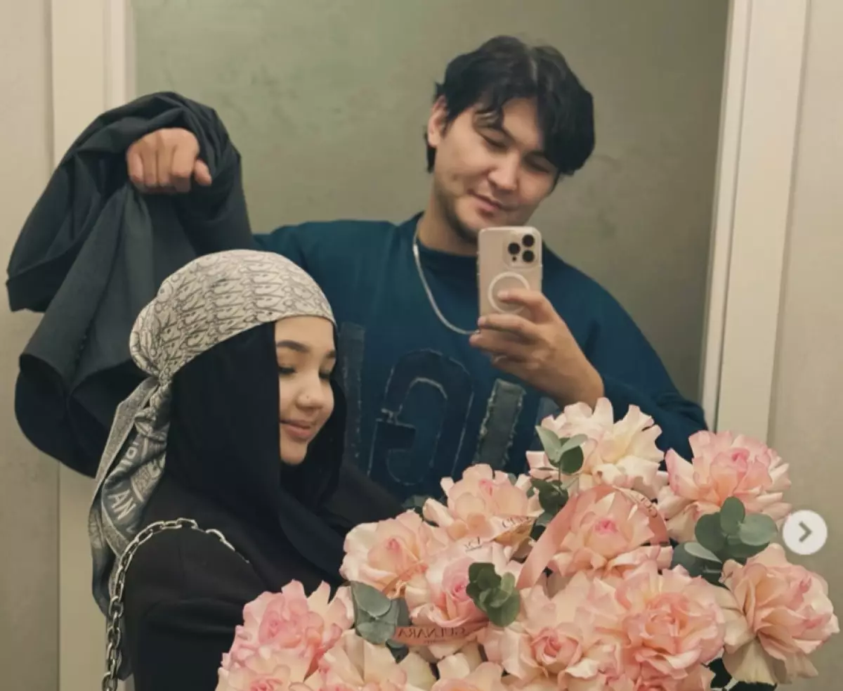 «Кішкентай жүрегіңе сыямын ба?»: Жігер Ауыпбаев өзінен 15 жас кіші қызға ғашық болып қалғанын айтты