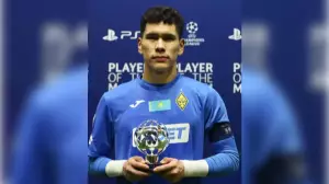 Темірлан Анарбеков УЕФА марапатына алып, үздік ойыншы атанды 