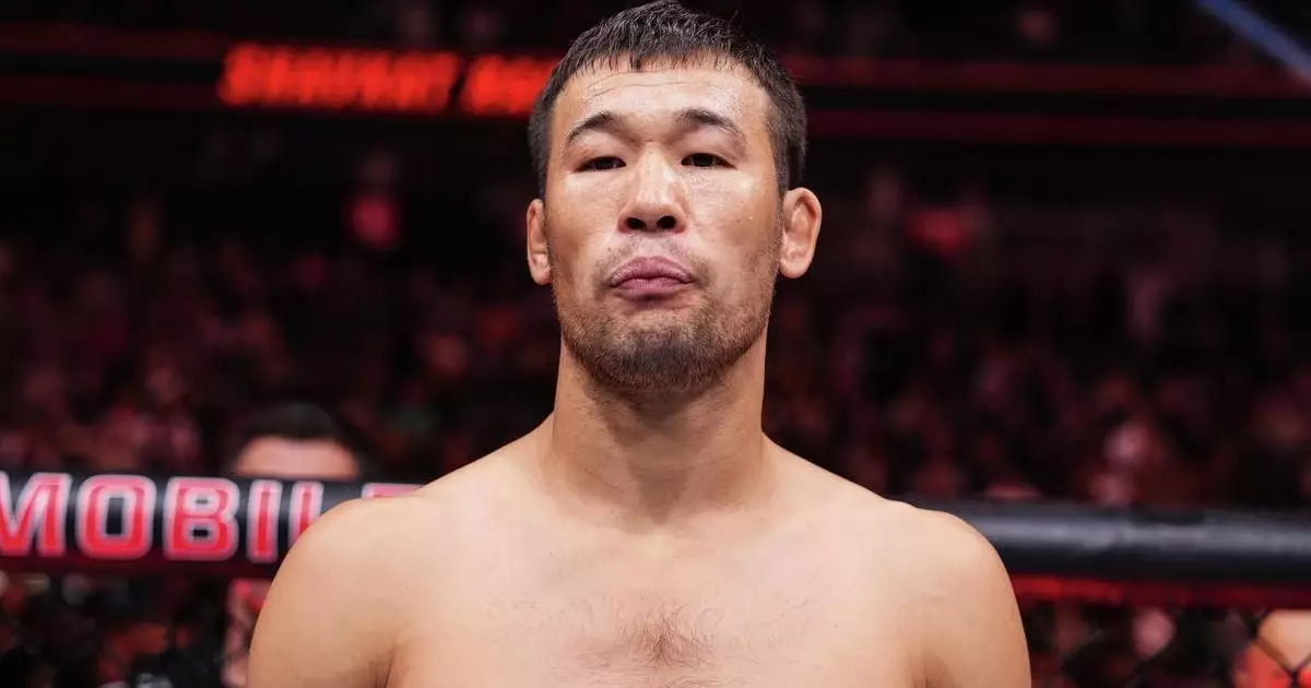  `Қара бала, таяқ жейсің`: Шавкат Рахмонов өзін мазақтаған жауынгерге қарсы шықты (ФОТО) 