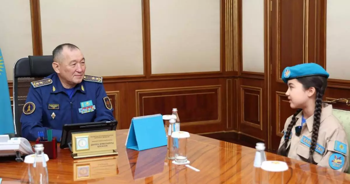  Қорғаныс министрі «Голос. Дети» байқауының финалисі Жасмина Тузелованы құттықтады 