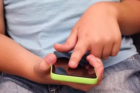 Смартфон ребенку без контроля - хуже, чем спички — Аймагамбетов