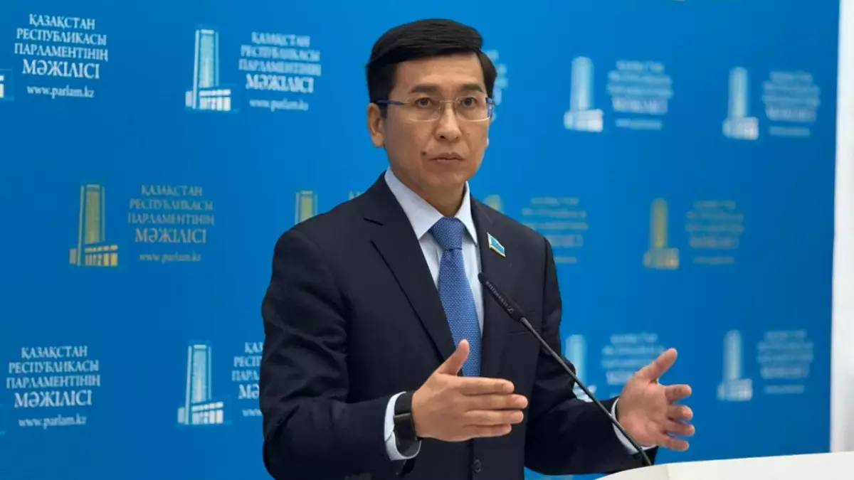 Аймағамбетов оқушылар мен мұғалімдерге ұнайтын өзгеріс туралы айтты