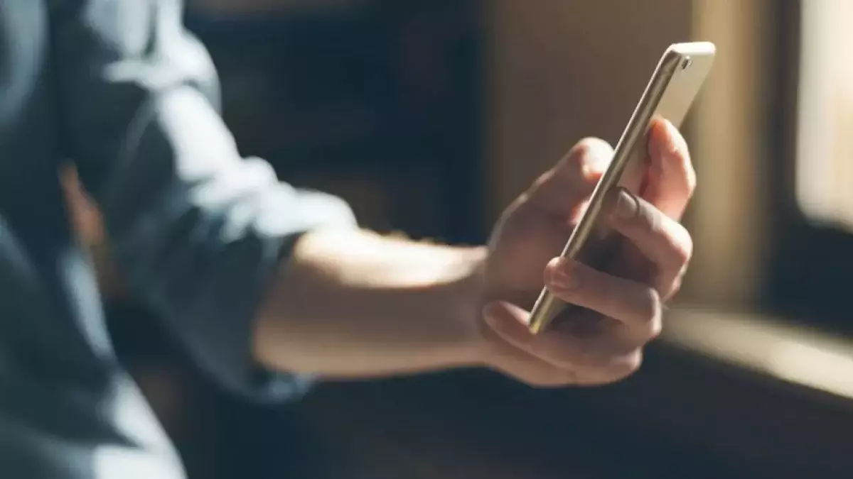 Казахстанцев предупреждают о новых правилах безопасности при получении SMS от 1414