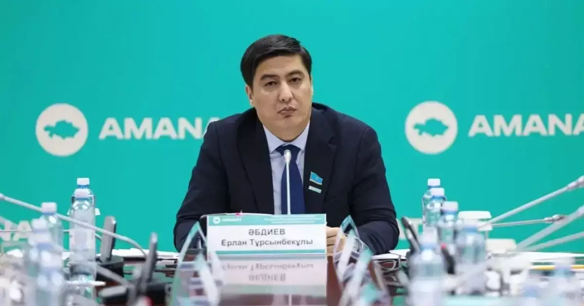  «Қылмыстық жазаға тарту керек»: депутат ерекше балалардың арын таптаған блогерлерге шүйлікті 