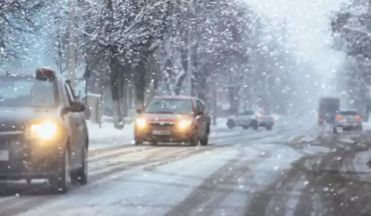 Из-за непогоды ограничили движение транспорта на дорогах в Мангистауской области