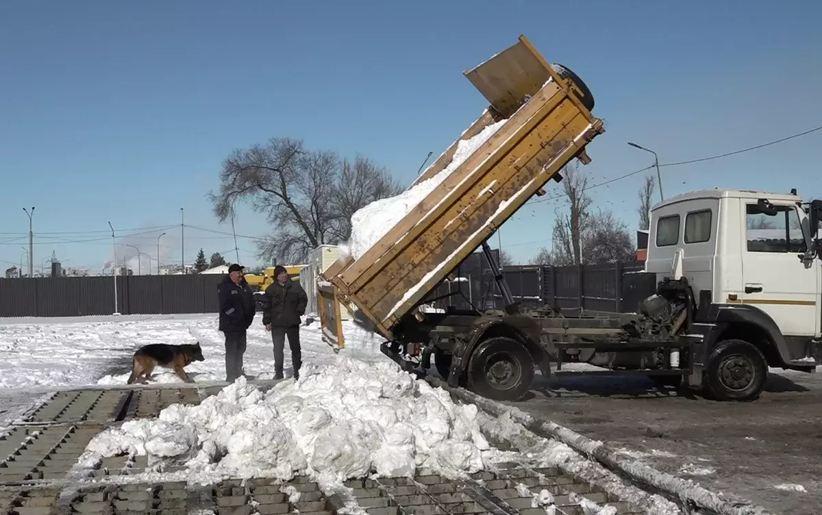 К зиме готовы: в Алматы запускают снегоплавильные пункты