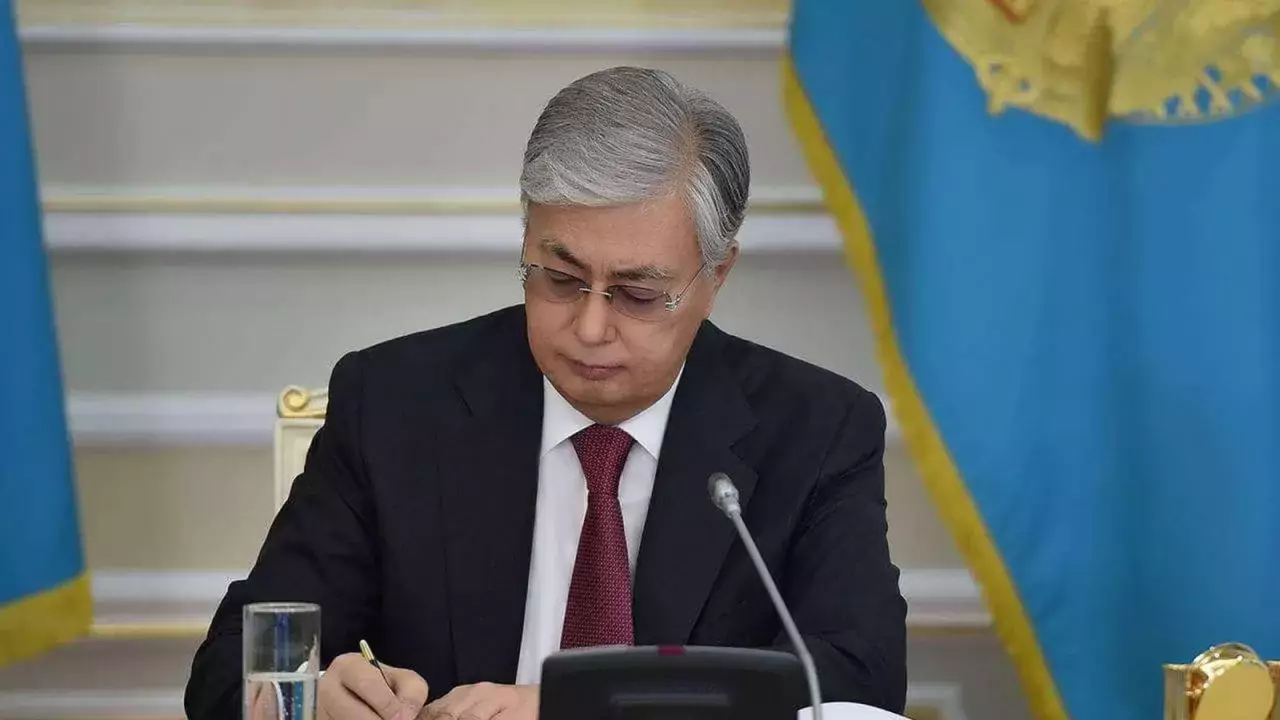 Президент цифрландыруға қатысты жаңа Жарлыққа қол қойды