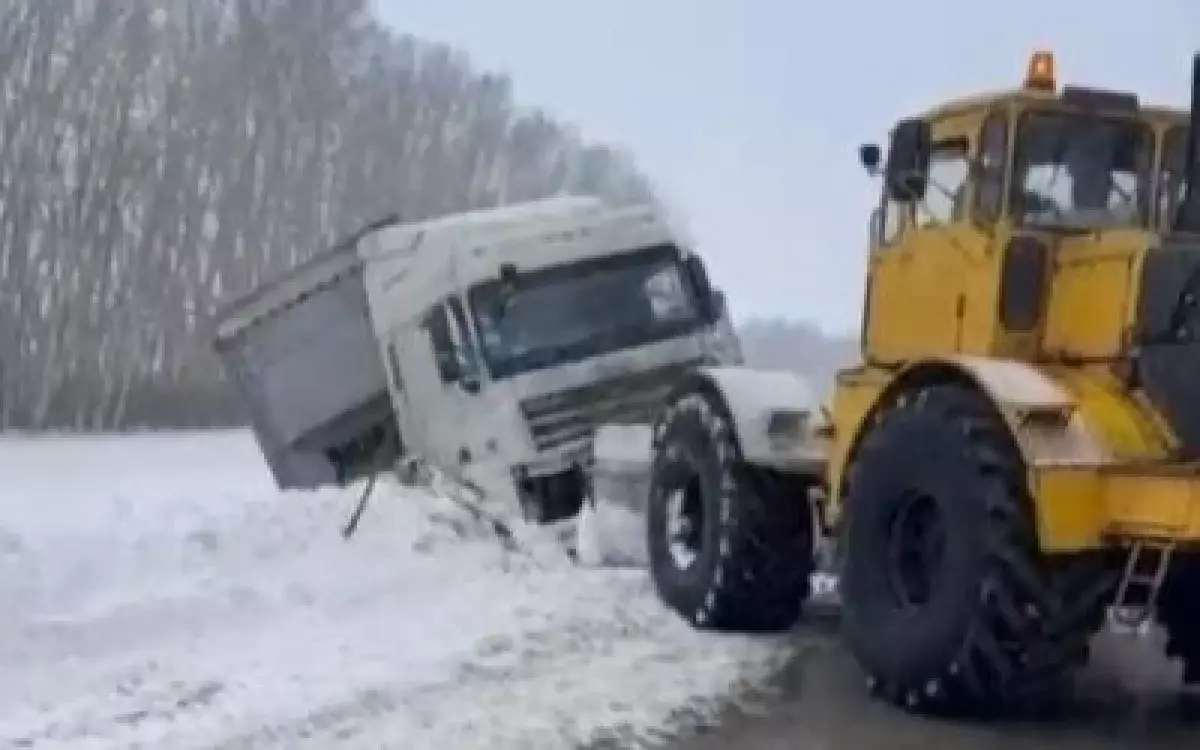 ШҚО-да 150 көлік қар құрсауында қалды