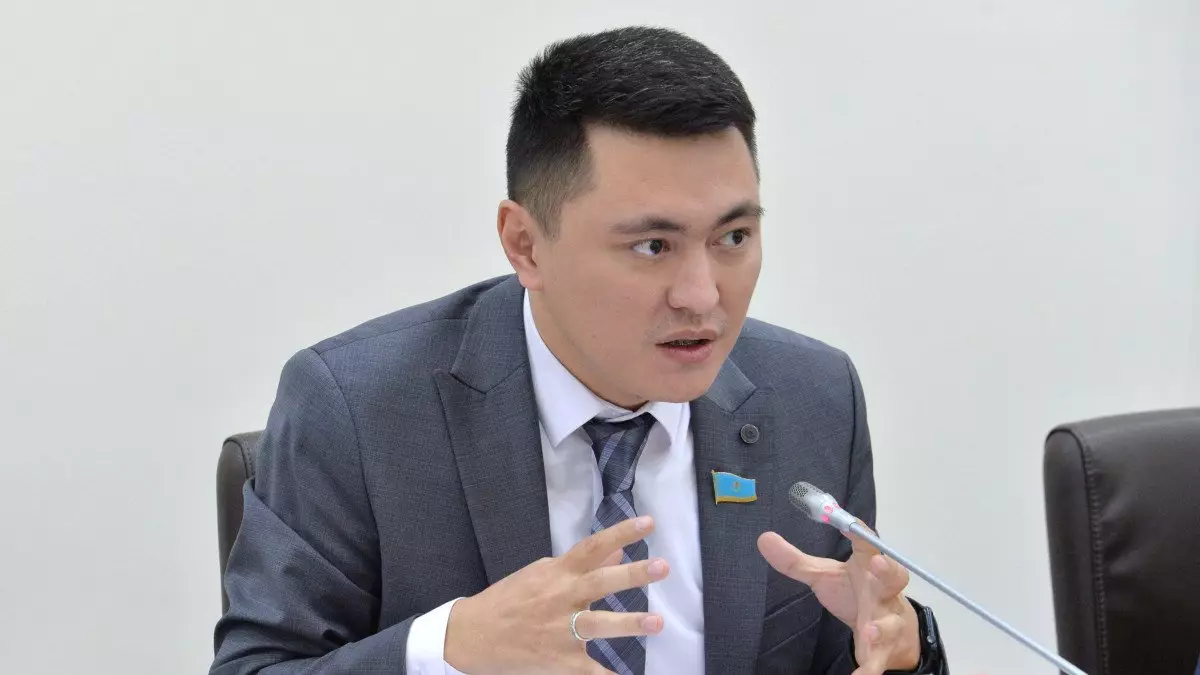 Хайп қуғандар қоғамды улап барады — Дәулет Мұқаев
