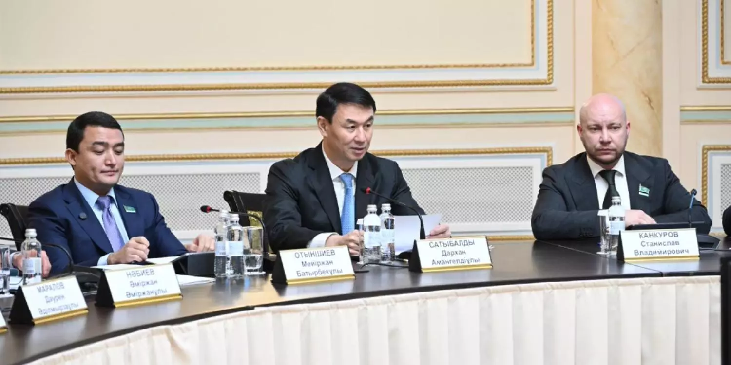 Алматыда көлік жүйесін жаңғырту жеделдетіледі: 2026 жылы BRT мен LRT жобалары басталады