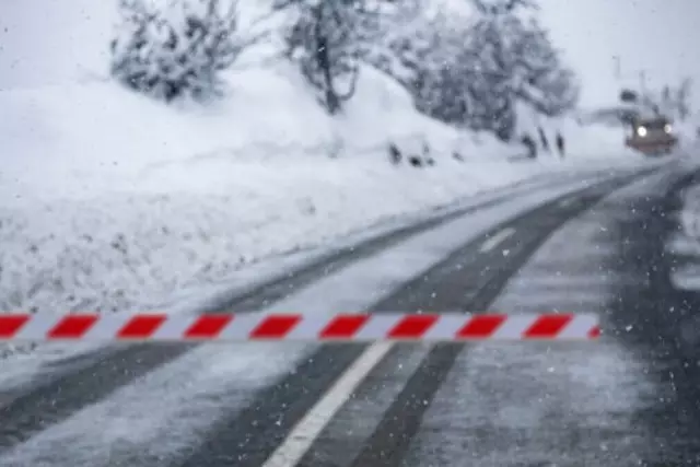 Ауа райының қолайсыздығына байланысты Қазақстанның төрт облысында тас жолдар жабылды