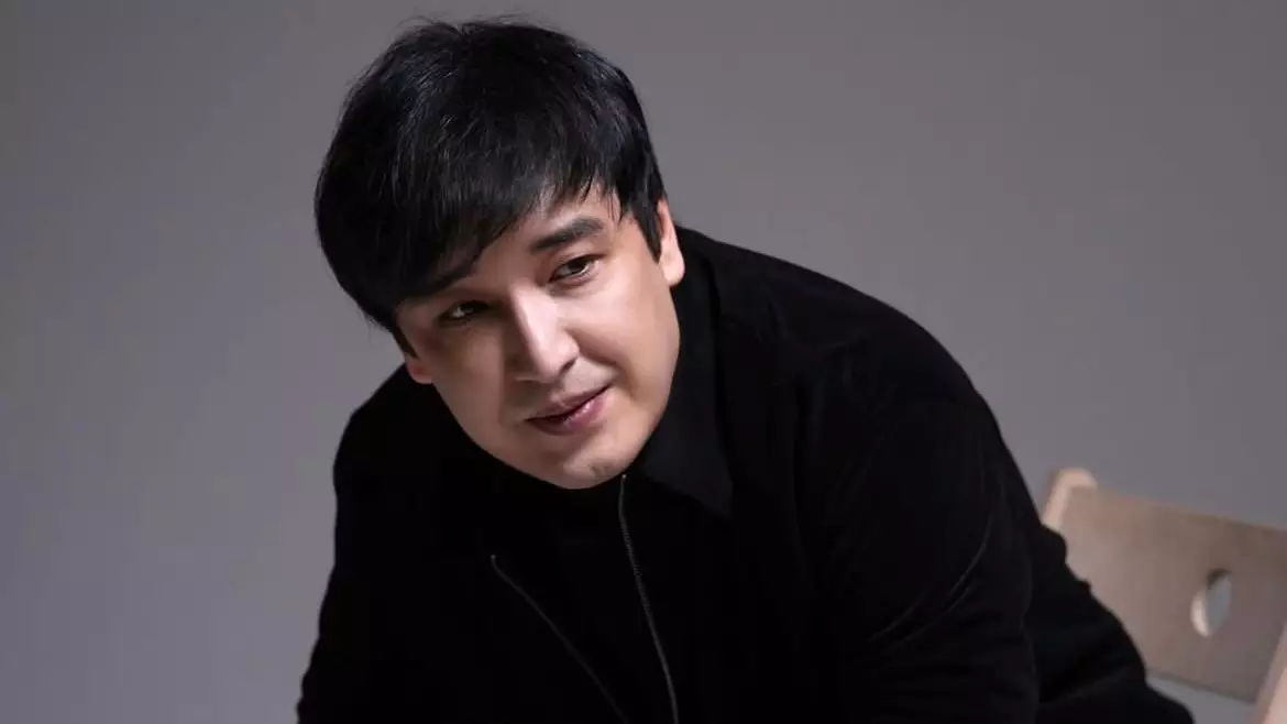 “Жақында…”: Көптен бері сахнадан көрінбей кеткен Сырым Исабаев қуанышты жаңалығын бөлісті (ВИДЕО)