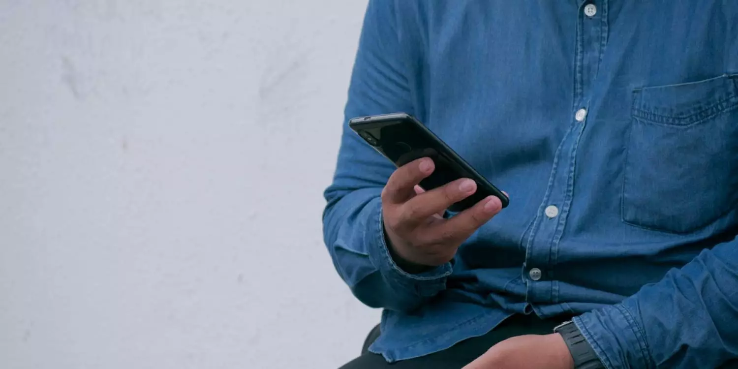 Депутат халықтың қалтасын қаққан үш ірі оператордың әрекетін тексеруді талап етті