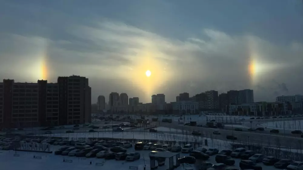 Необычное явление в небе заметили жители Астаны