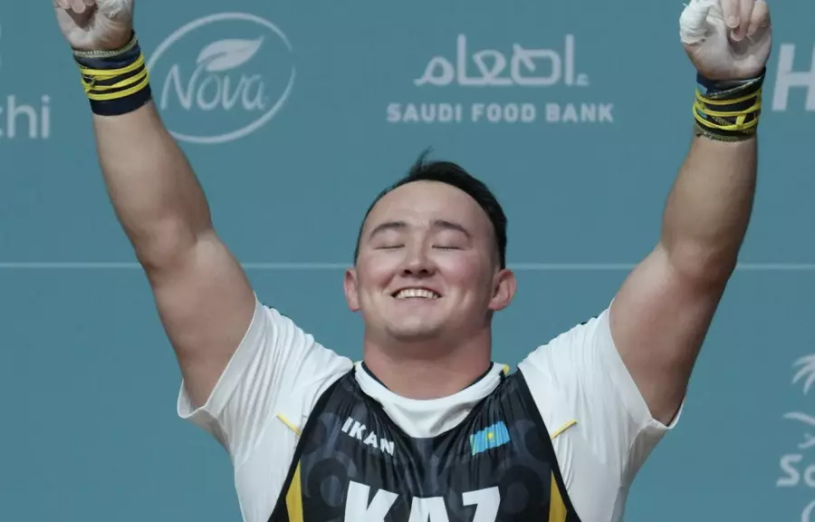 Ауыр атлетикадан Қазақстан чемпионаты: кімдер жеңіс тұғырынан көрінді?