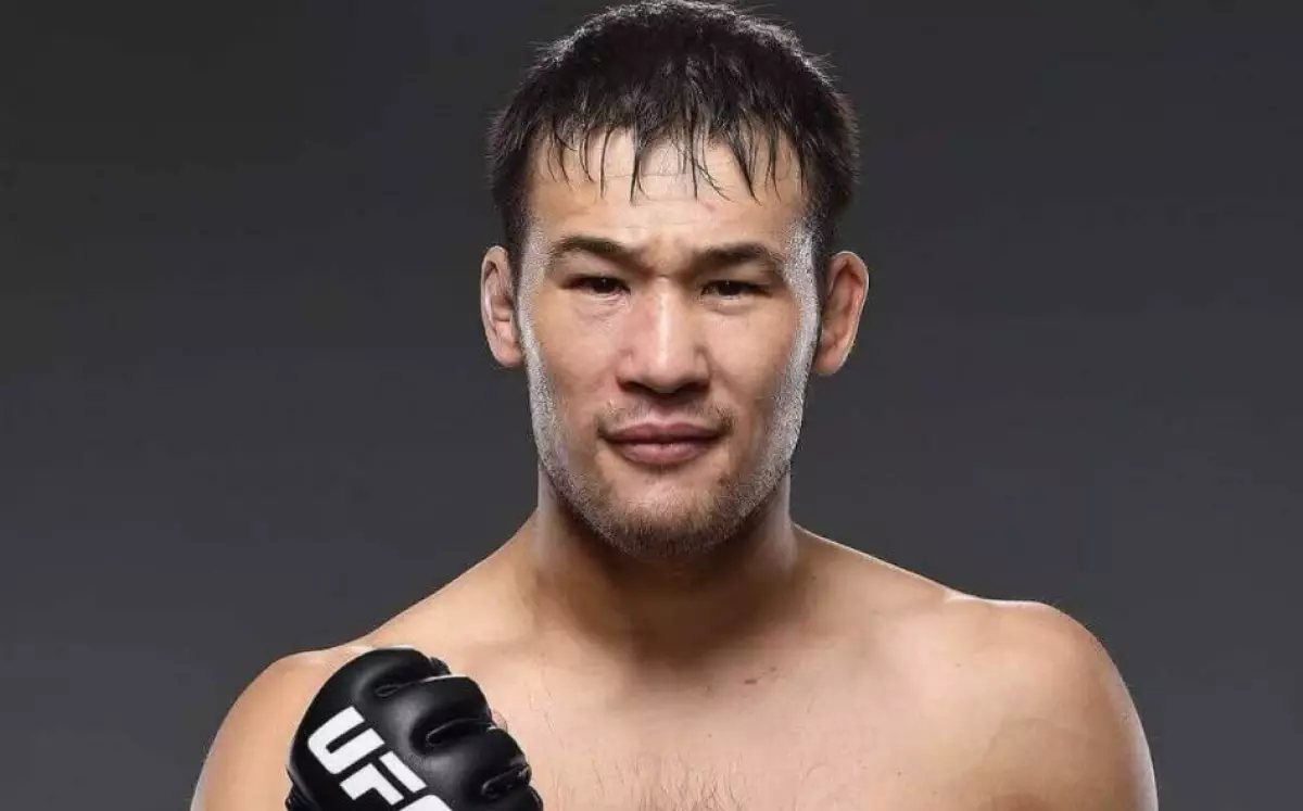 «Қара бала, таяқ жейсің»: Шавкат Рахмонов америкалық файтерге жауап берді