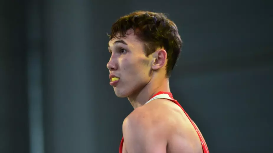 Казахстан понес четвертую потерю на ЧМ-2025 по боксу