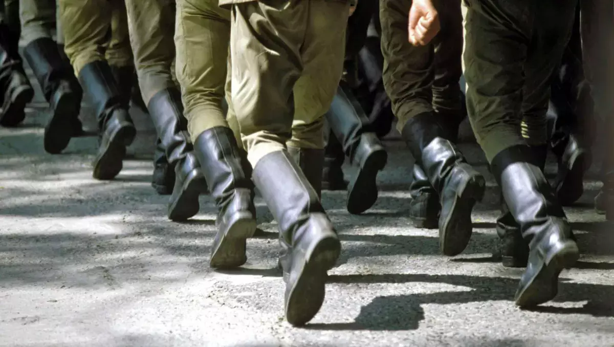 Не пришёл по СМС – жди полицию: Минобороны о новых правилах призыва в Армию - новости на Lada.kz 10.12.2025