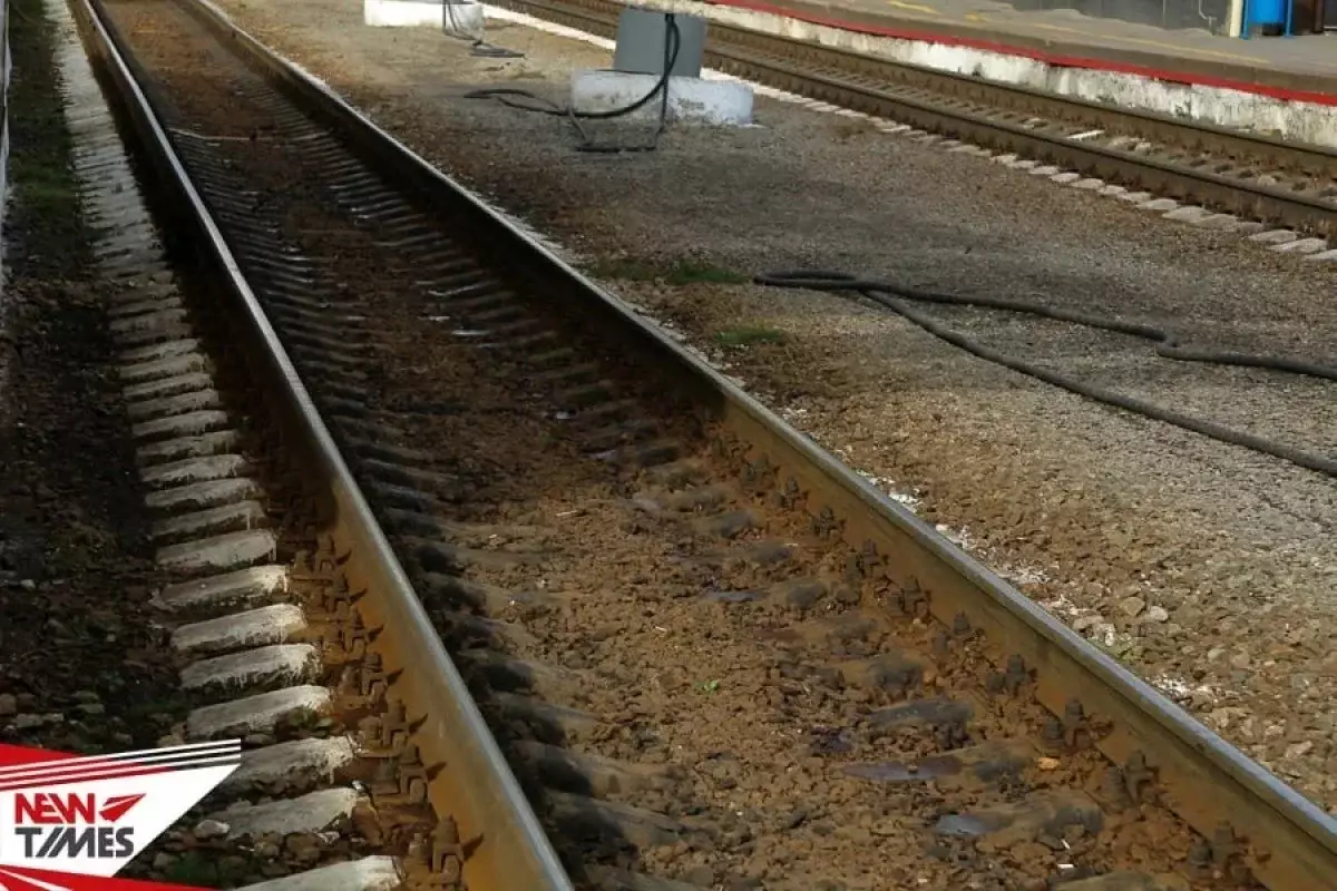 Поезд насмерть сбил рабочих в Карагандинской области