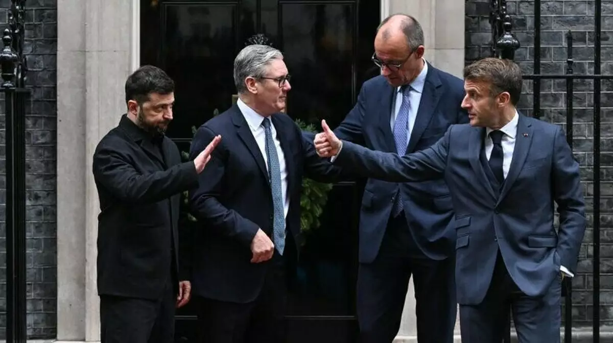 Макрон, Мерц и Стармер обсудили с Трампом мирную инициативу США