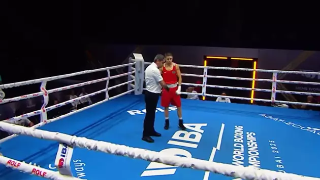 Казахстан с разгромом вышел в полуфинал и взял медаль ЧМ по боксу