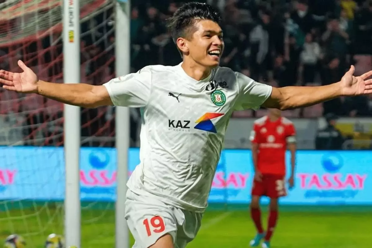 Кенжебек забрал приз лучшего полузащитника сезона на фоне слухов о трансфере в Европу