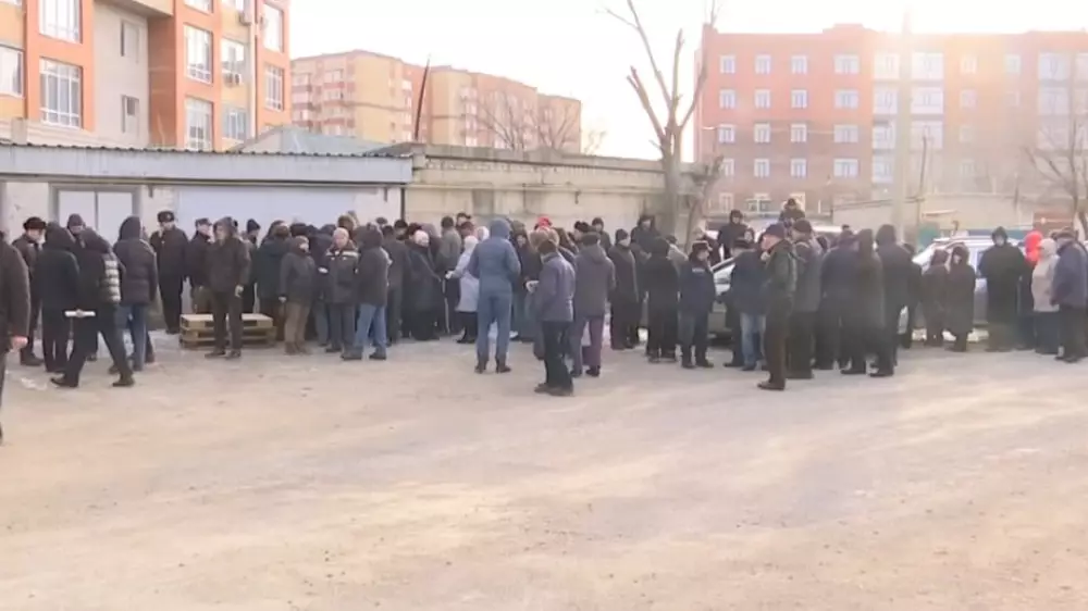 В Актобе вновь вспыхнул скандал вокруг сноса гаражного кооператива, которому почти 40 лет