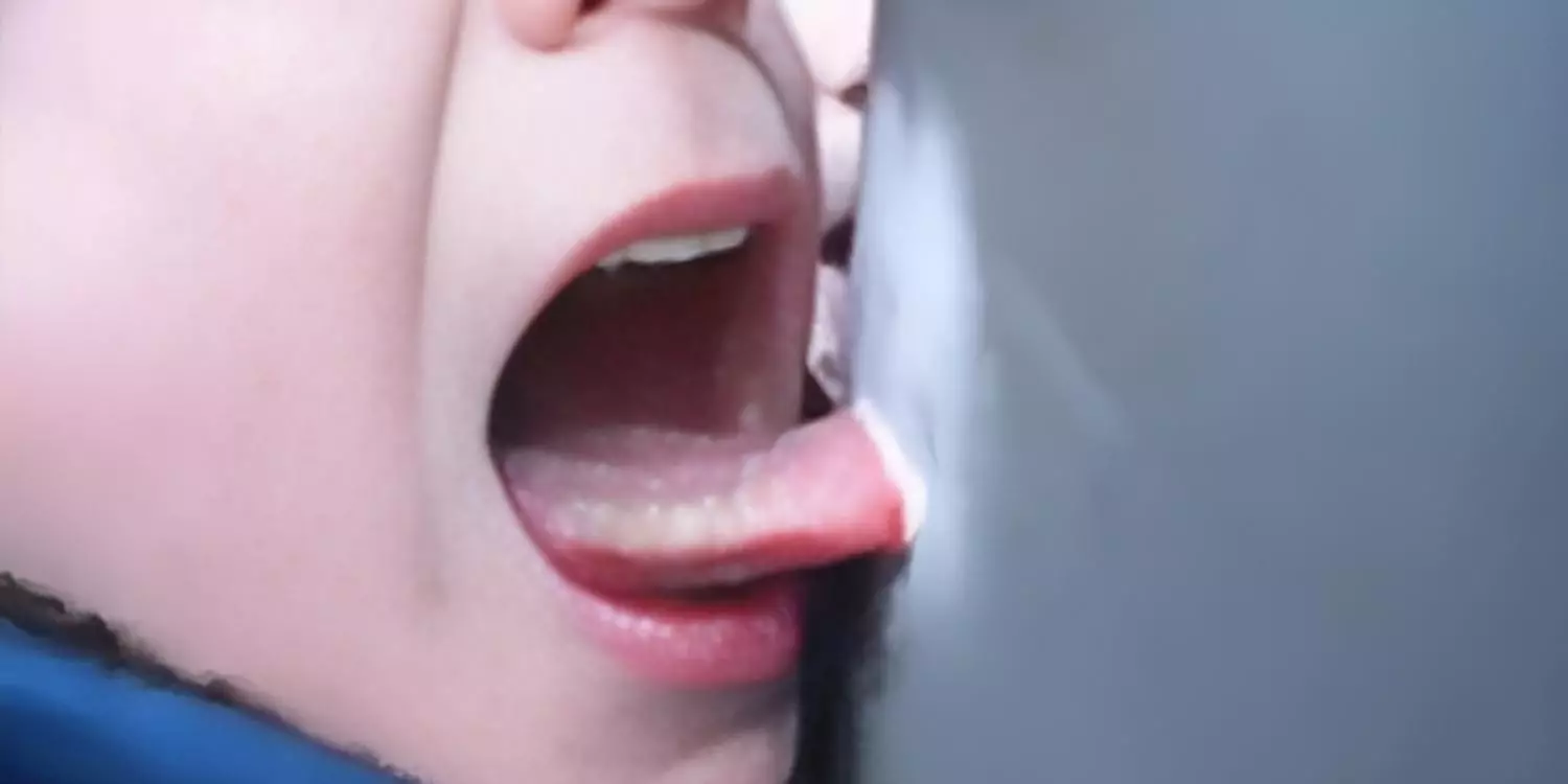 «Тілі әткеншекке жабысып қалған»: Павлодарда жеті жастағы бала өзін оқушылар ұрды деп өтірік айтқан