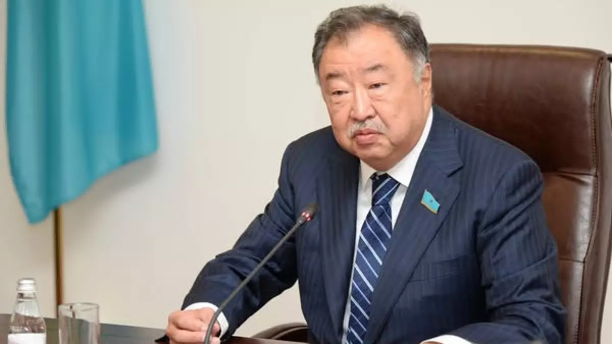 Бишімбаевтың әкесі миллион доллар дауына қатысты сотта түсініктеме берді