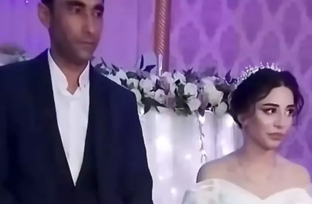 «Көйлек ашық» деп айыптаған: Әзербайжанда қалыңдық өз-өзіне қол салды