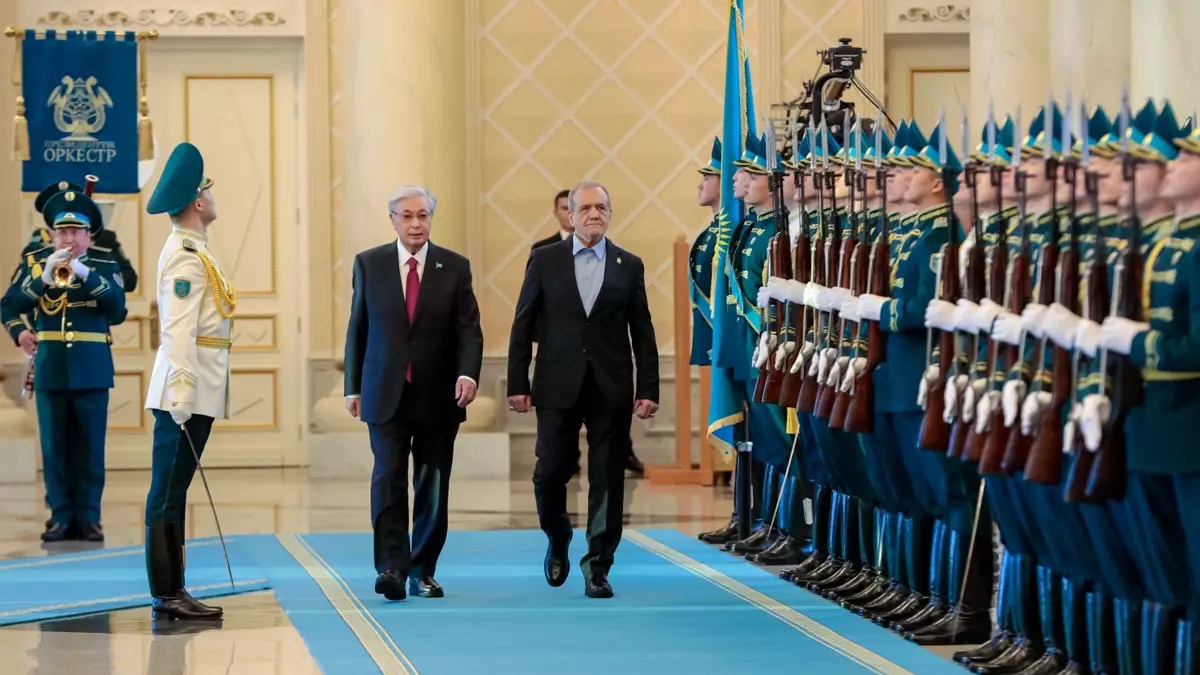 Тоқаев Ақордада Иран Президенті Масуд Пезешкианды қарсы алды 