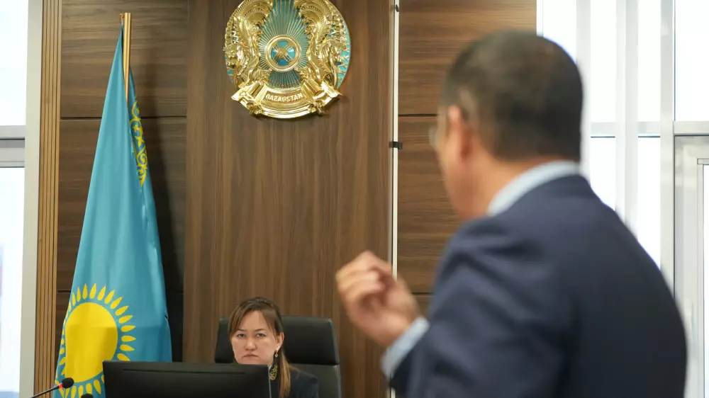 Суд по делу матери Бишимбаева: адвокаты устроили перепалку