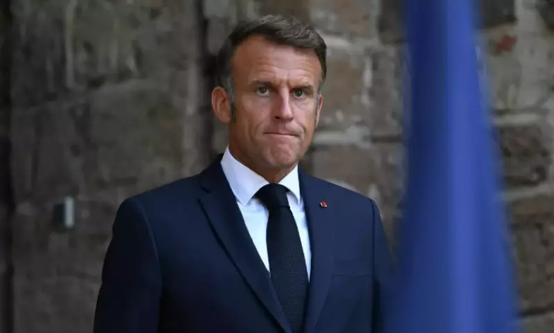 Во Франции запретят соцсети для подростков, заявил Макрон