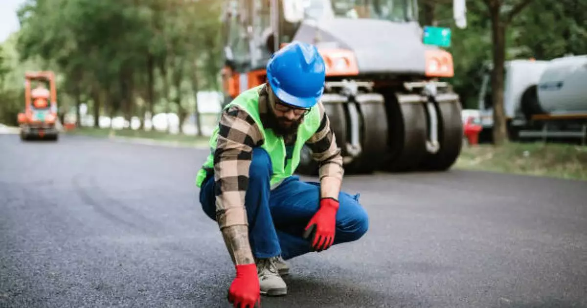  Биыл Шымкенттегі барлық елді мекен асфальт жолмен қамтылады – әкім 