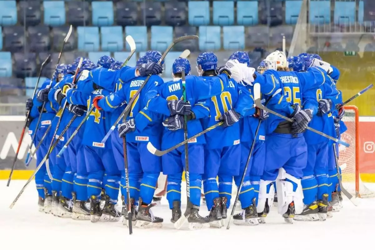 Хоккейден жастар арасындағы ӘЧ: Қазақстан-Франция матчында 20 шайба салынды