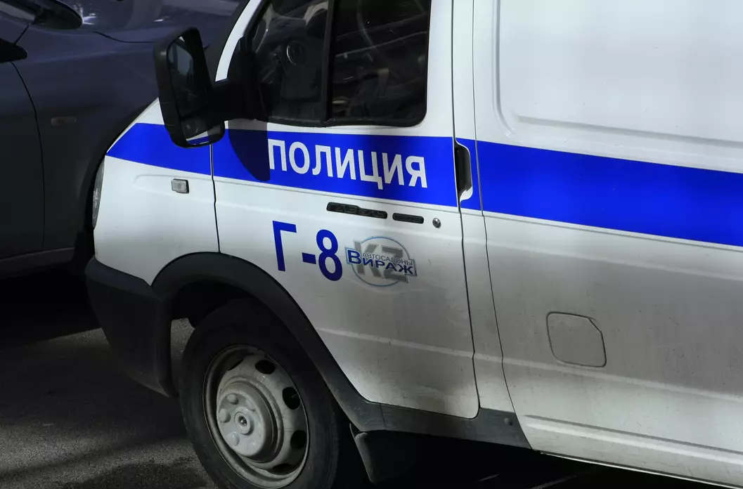 Автобус и троллейбус столкнулись на остановке в Алматы