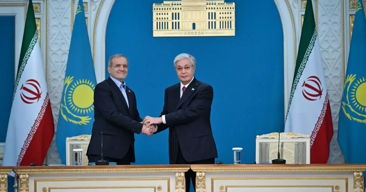   Қасым-Жомарт Тоқаев пен Масуд Пезешкиан маңызды құжаттарға қол қойды   