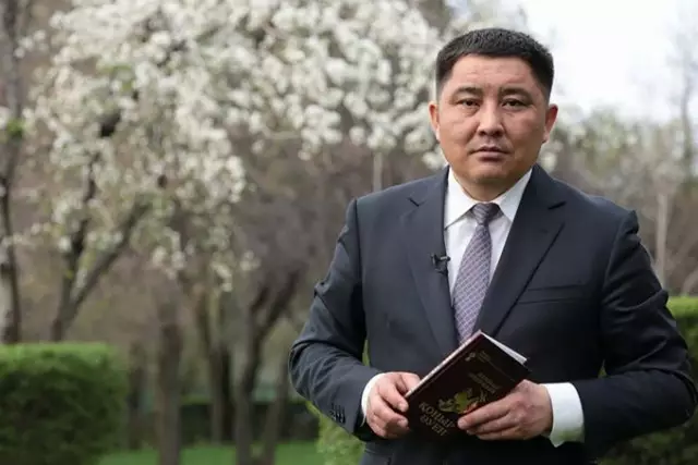 Бекжан Әшірбаев. Жылжиды жылдар оранып айды, қоштастық сөніп от бірде...