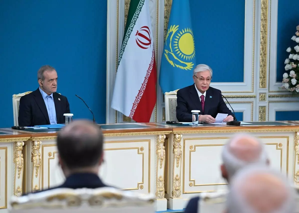 Токаев и Пезешкиан выступили с совместным заявлением