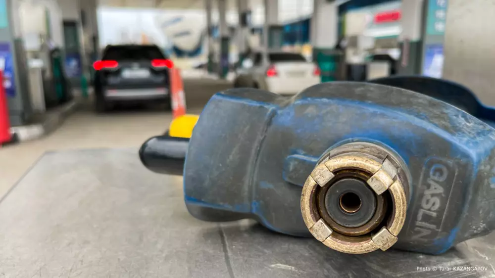 Жители Шымкента жалуются на перебои с автогазом: ответ акима