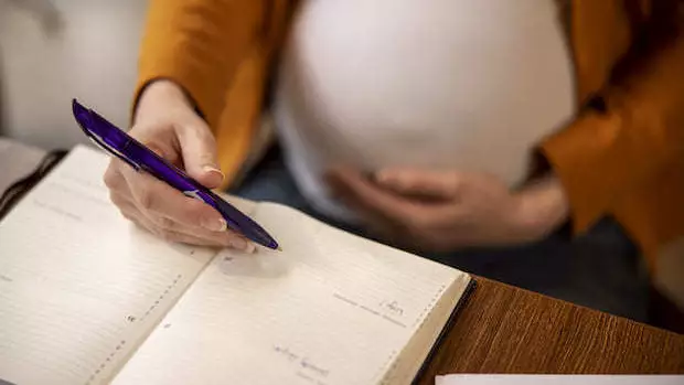 16 жерде “жұмыс істеген”: жүктілік төлемін қолдан өсіру фактілері анықталды