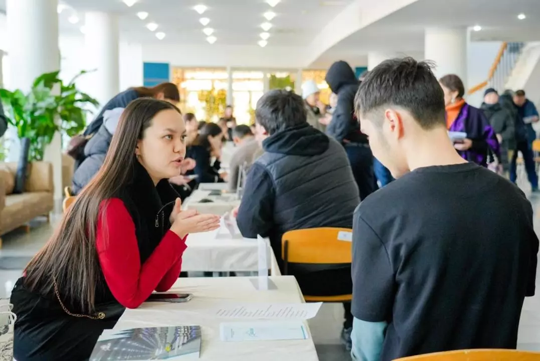 Почти 300 вакансий для людей на учете службы пробации предложены в Астане