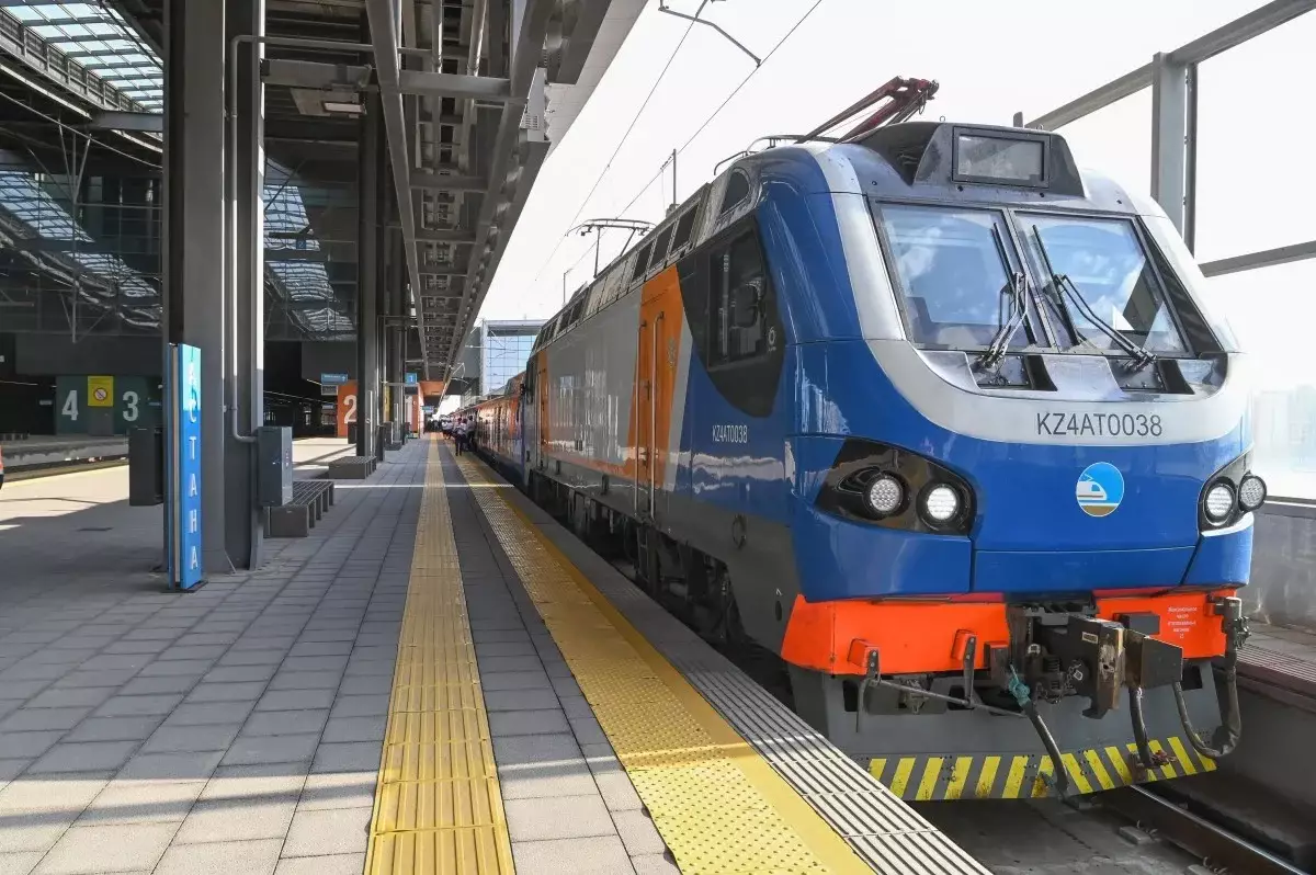 52 человека отравились газом в поезде в Алматы