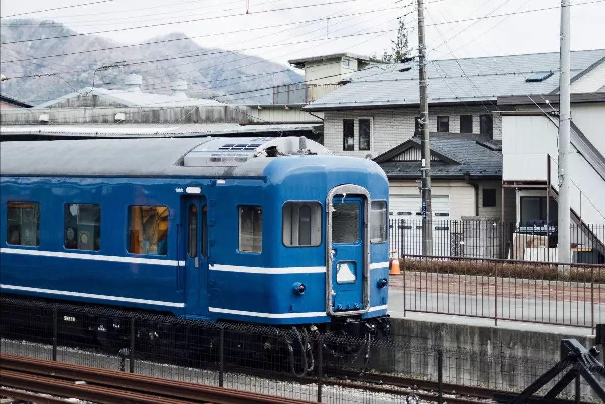 52 человека отравились угарным газом в поезде в Алматы, дети в реанимации